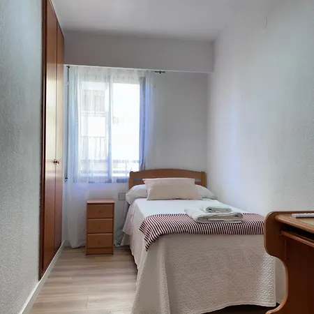 Lovely 3-bedroom 15 Minutes From Apartment *
