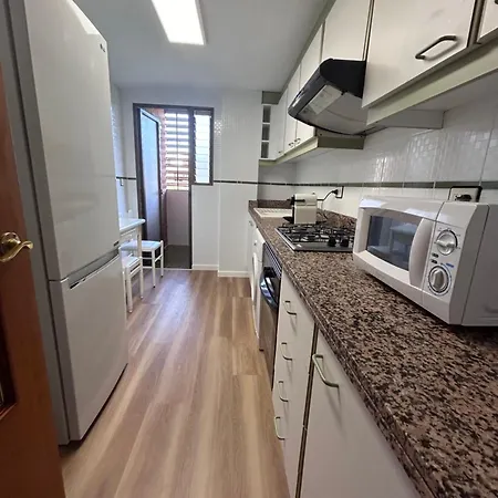 Apartment Lovely 3-bedroom 15 Minutes From Valencia