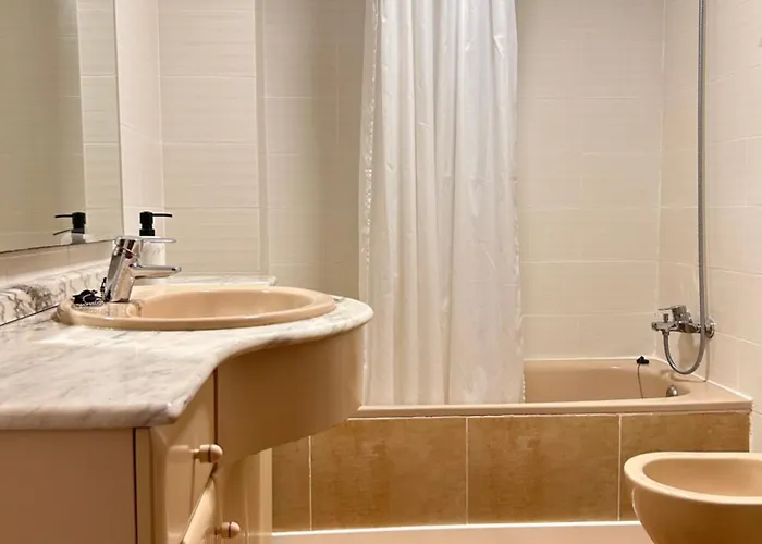 Lovely 3-bedroom 15 Minutes From Lejlighed *